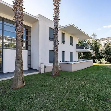 Beautiful And Spacious 2 Bed With Pool * 昂蒂布