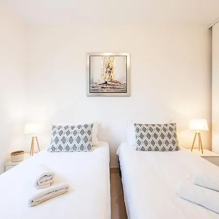 Daire Beautiful And Spacious 2 Bed With Pool
