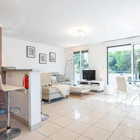 Daire Beautiful And Spacious 2 Bed With Pool