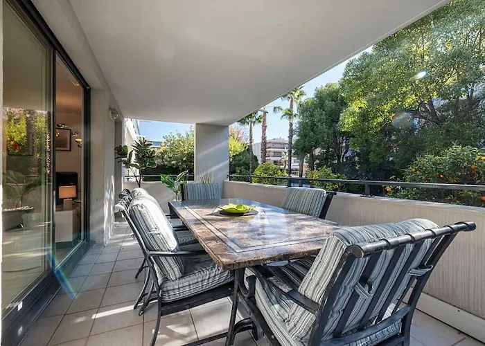 Beautiful And Spacious 2 Bed With Pool *