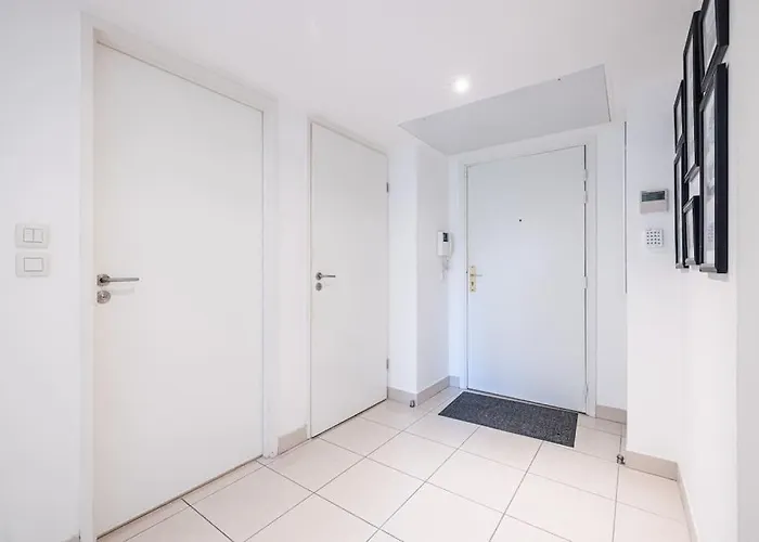 Beautiful And Spacious 2 Bed With Pool