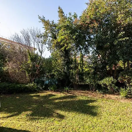 Beautiful And Spacious 2 Bed With Pool Antibes