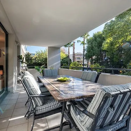 Beautiful And Spacious 2 Bed With Pool *