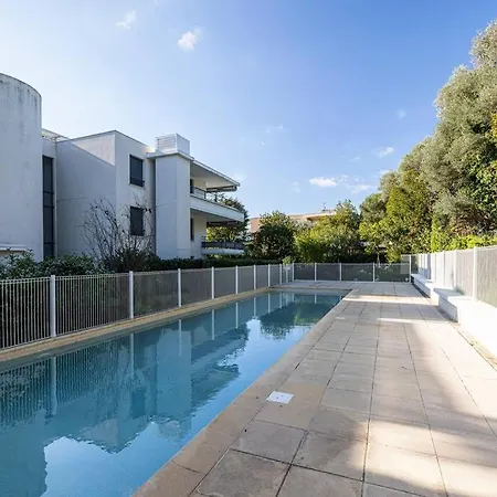 Beautiful And Spacious 2 Bed With Pool 아파트 앙티브