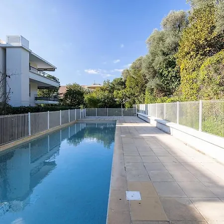 Beautiful And Spacious 2 Bed With Pool * 앙티브
