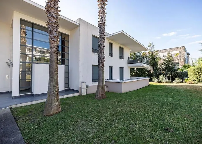 Beautiful And Spacious 2 Bed With Pool * Antibes