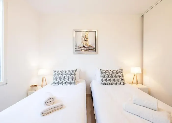 Daire Beautiful And Spacious 2 Bed With Pool