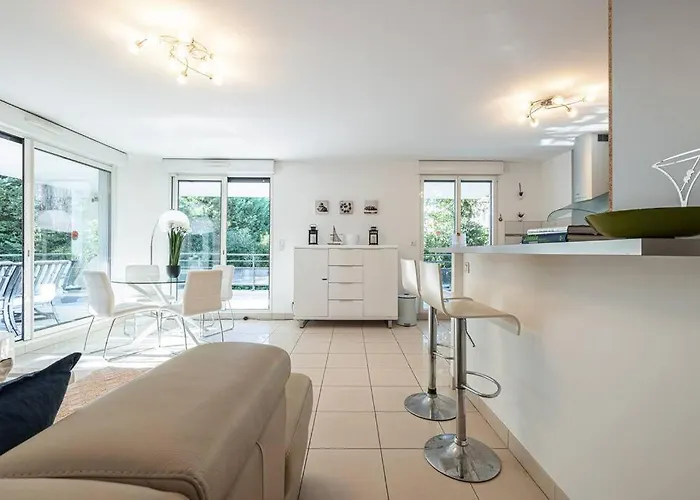 Lejlighed Beautiful And Spacious 2 Bed With Pool