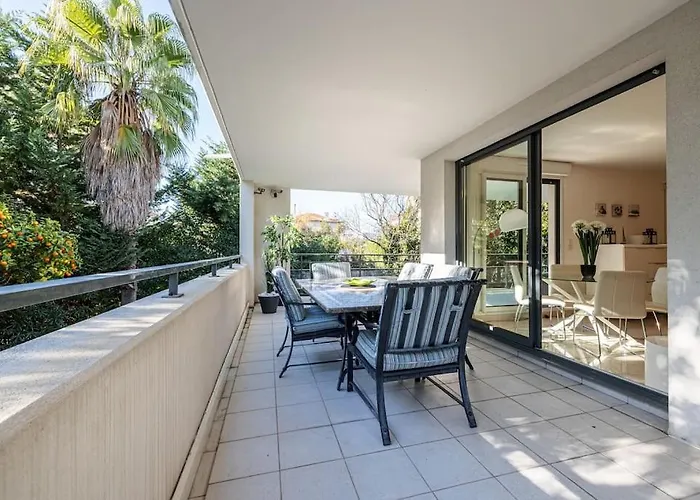 Beautiful And Spacious 2 Bed With Pool