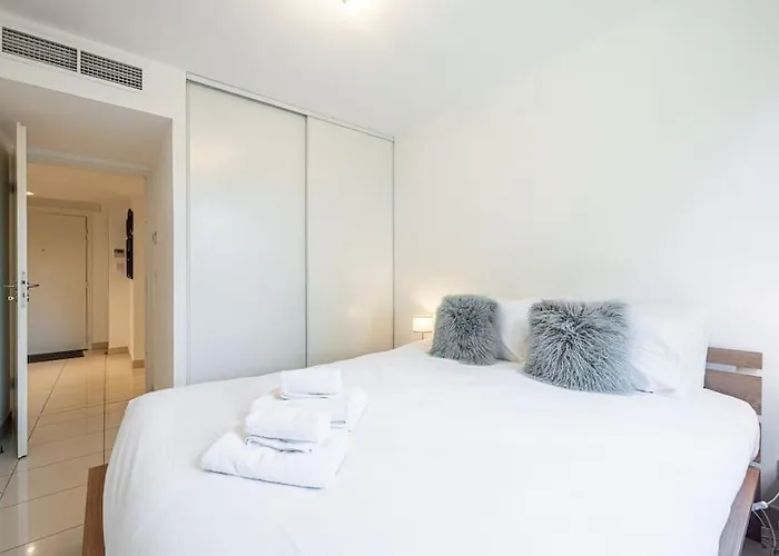 Beautiful And Spacious 2 Bed With Pool Lejlighed Antibes